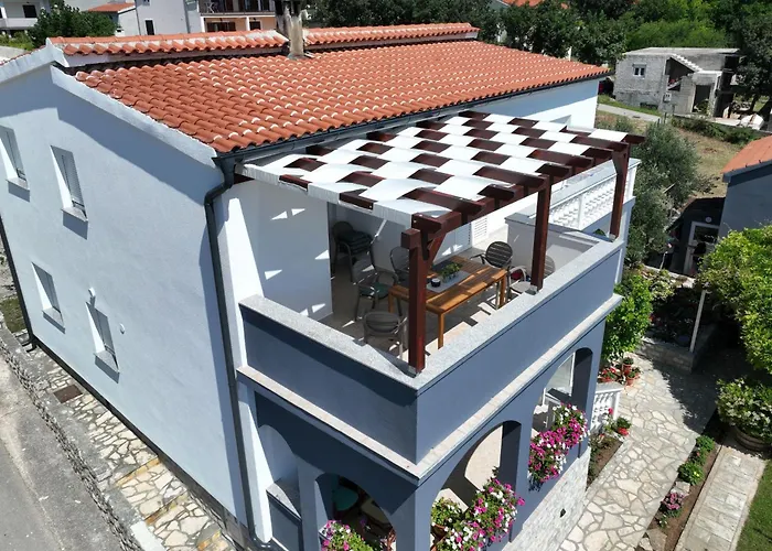Simaruna Maslenica