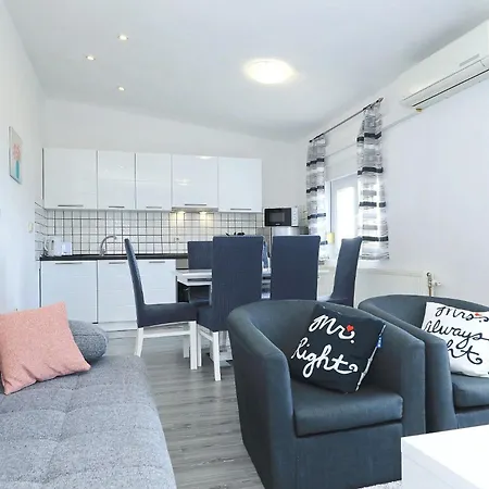 Apartment Simaruna *